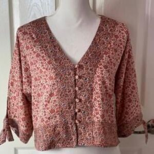 NWT STYLE HOUSE Junior Large Floral Print Blouse